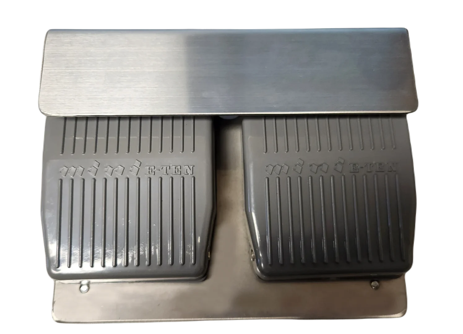 BakeMax BMFRS02 Heavy-Duty 20.5″ Wide Floor Model Reversible Dough Sheeter