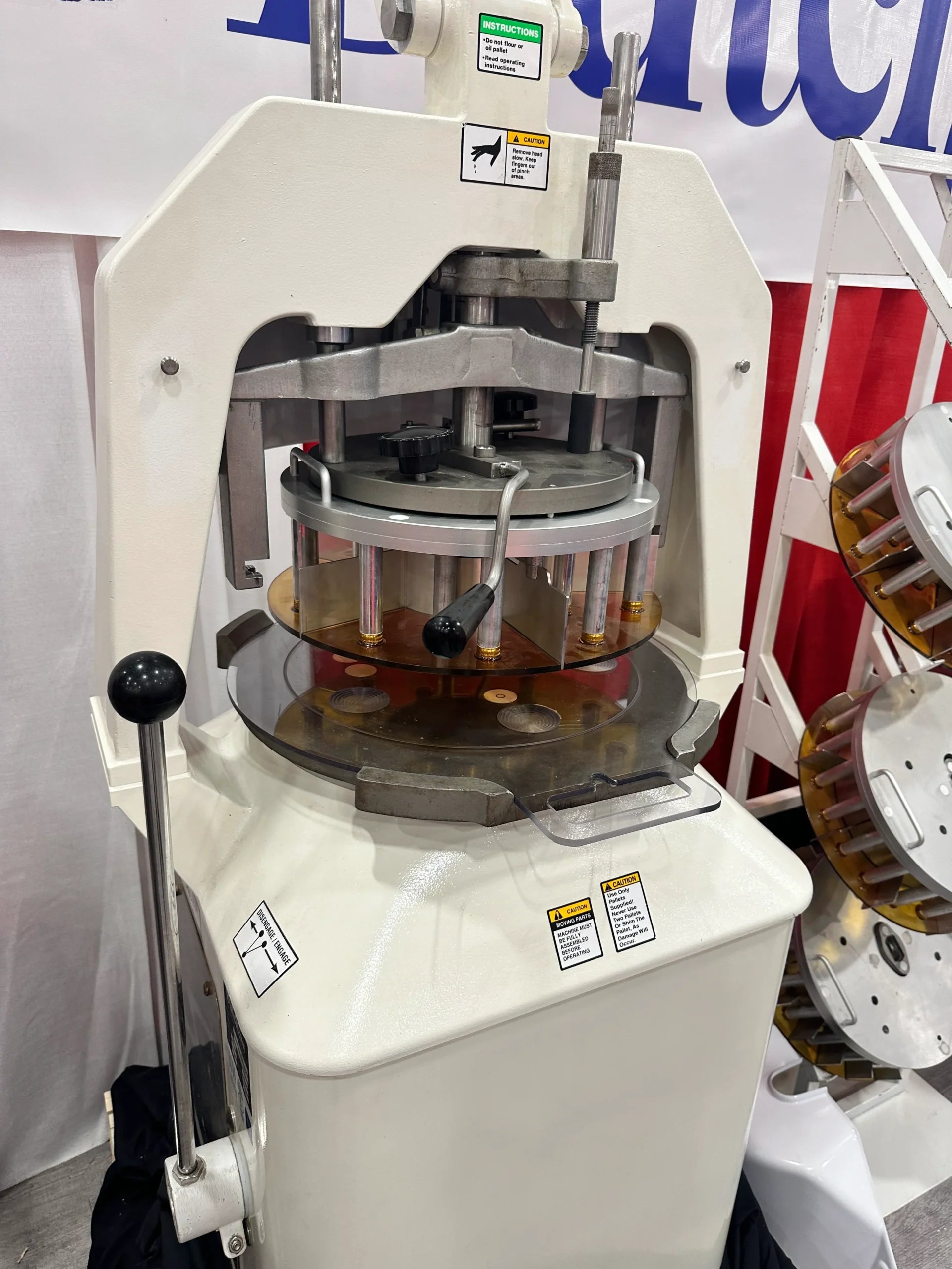 BakeMax BMJN009 Commercial Floor Model Semi-Automatic 9-Division Dough Divider Rounder (7–18 oz)