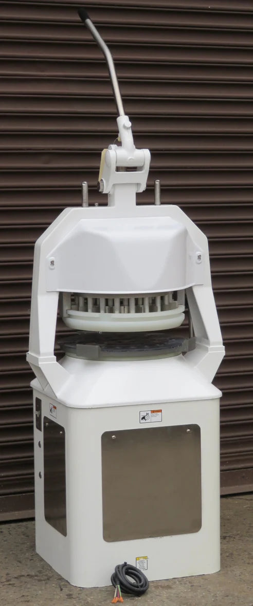 BakeMax BMJN009 Commercial Floor Model Semi-Automatic 9-Division Dough Divider Rounder (7–18 oz)