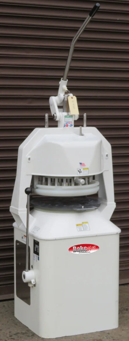 BakeMax BMJN036 36-Division Semi-Automatic Floor Model Dough Divider Rounder (18–26 oz Balls)