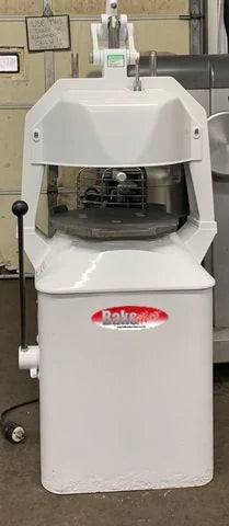 BakeMax BMJN036 36-Division Semi-Automatic Floor Model Dough Divider Rounder (18–26 oz Balls)