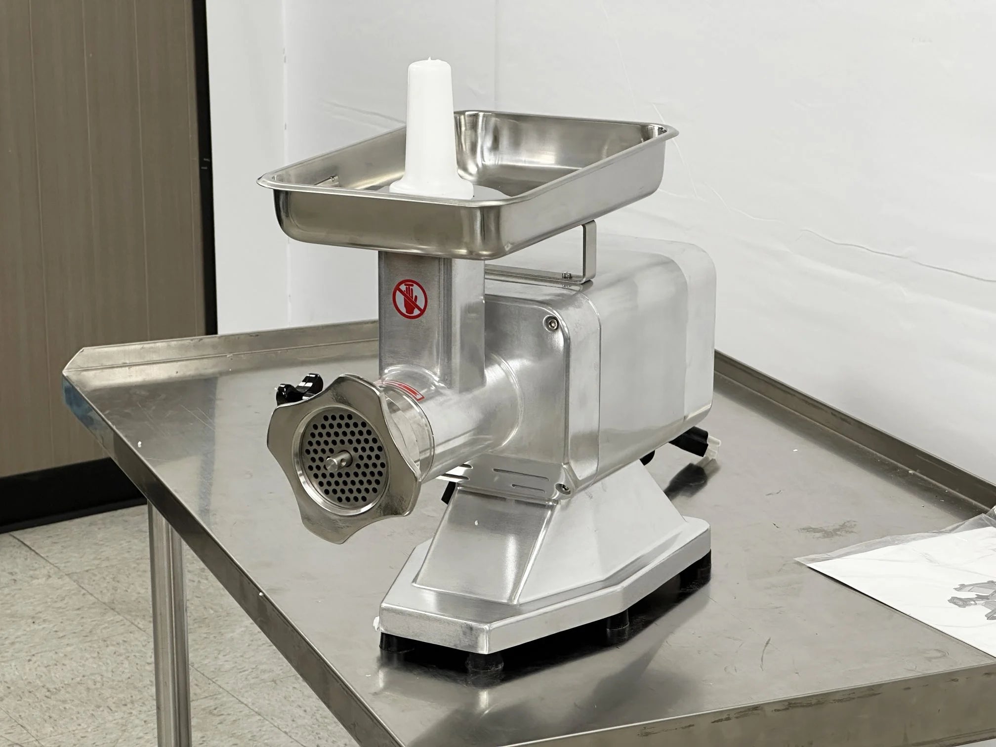 BakeMax BMMG004 Titan Series Electric Countertop Meat Grinder, 1.5HP, #22 Hub, 660 lb/hr