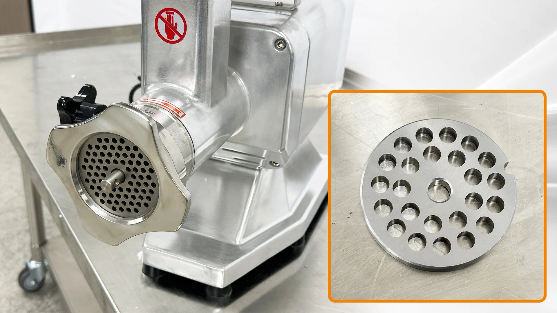 BakeMax BMMG004 Titan Series Electric Countertop Meat Grinder, 1.5HP, #22 Hub, 660 lb/hr