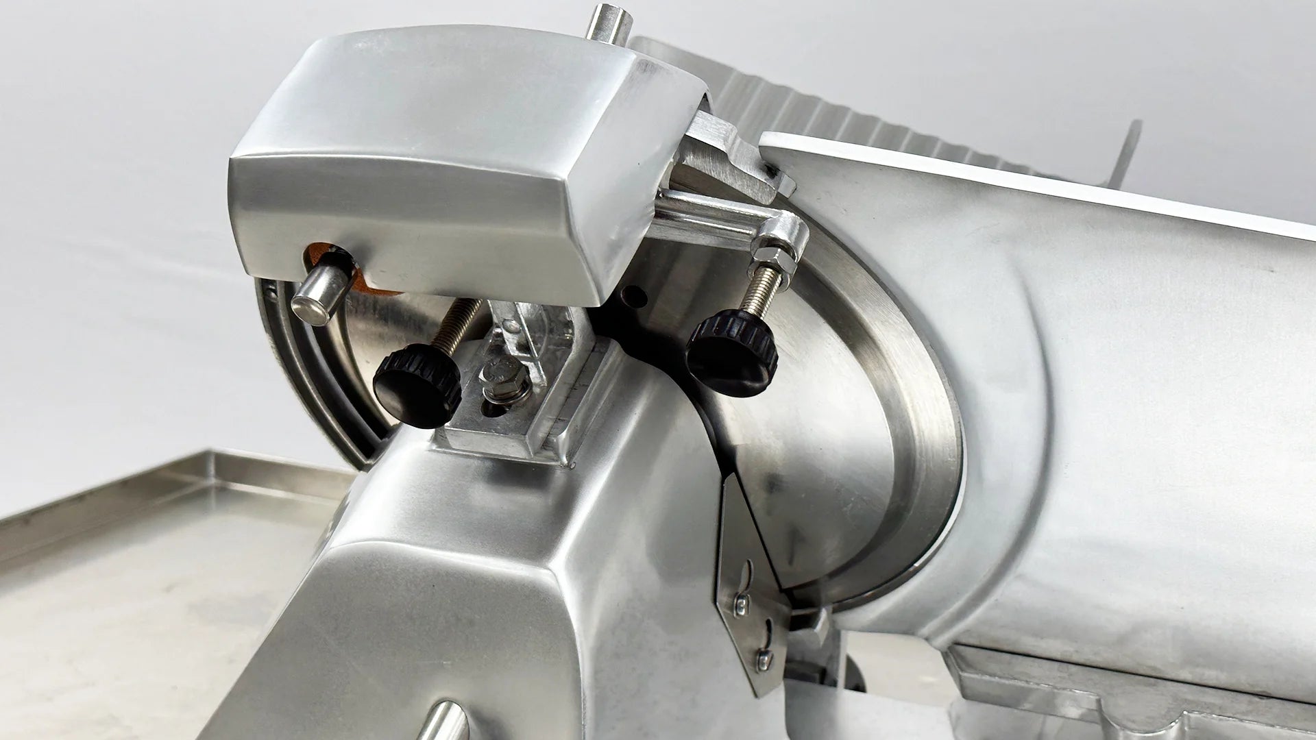BakeMax BMMSM08 Commercial Countertop Gravity Feed 8" Meat Slicer (120V)
