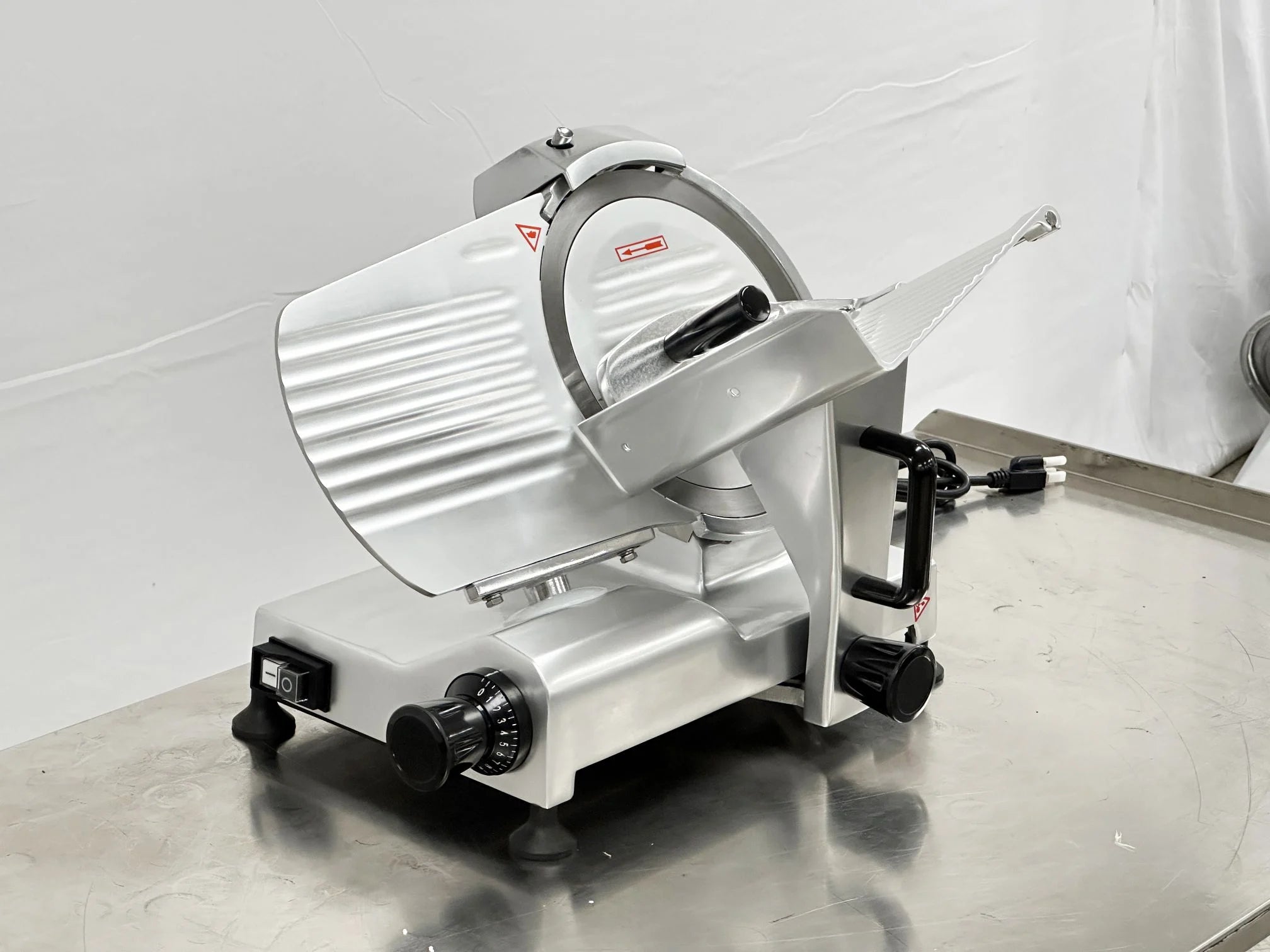 BakeMax BMMSM10 Commercial Countertop Gravity Feed 10" Meat Slicer, 120V